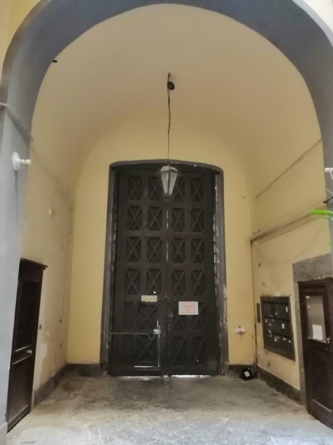 Апартаменты Ad Un Passo Dal Duomo "2" Неаполь Экстерьер фото